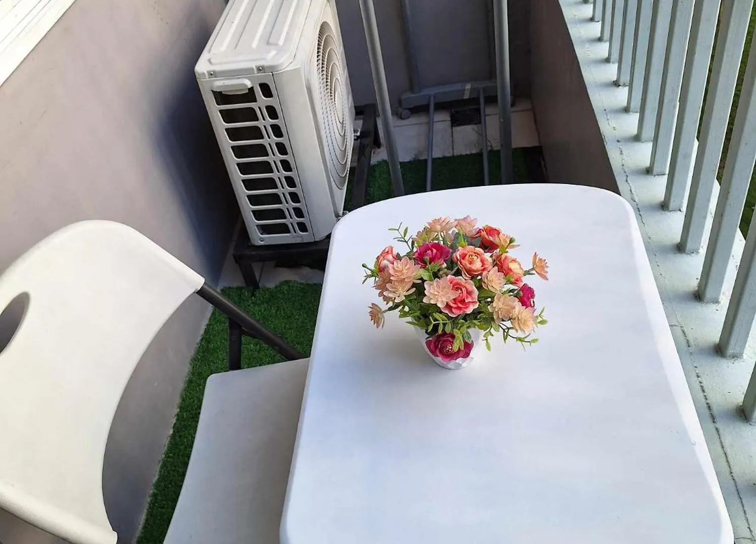 1 Bedroom With Balcony Pool View And Wifi In Grace Residences Manila Apartment